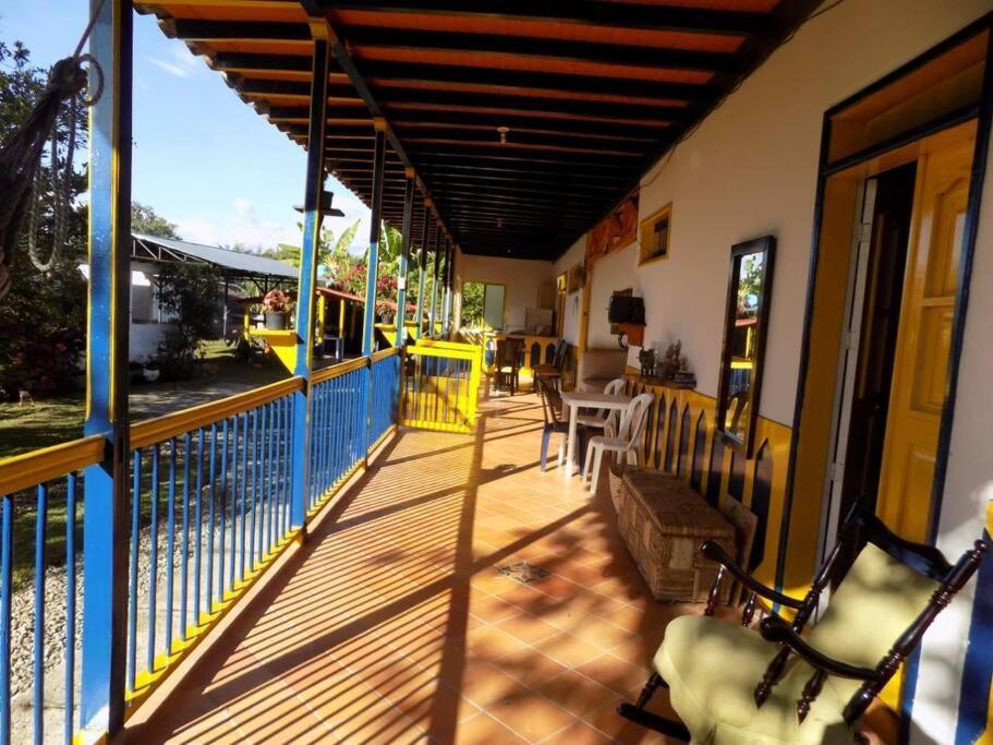 Casa Finca Villa Luz A 800 Mts Del Parque Del Cafe มอนเตเนโกร ภายนอก รูปภาพ