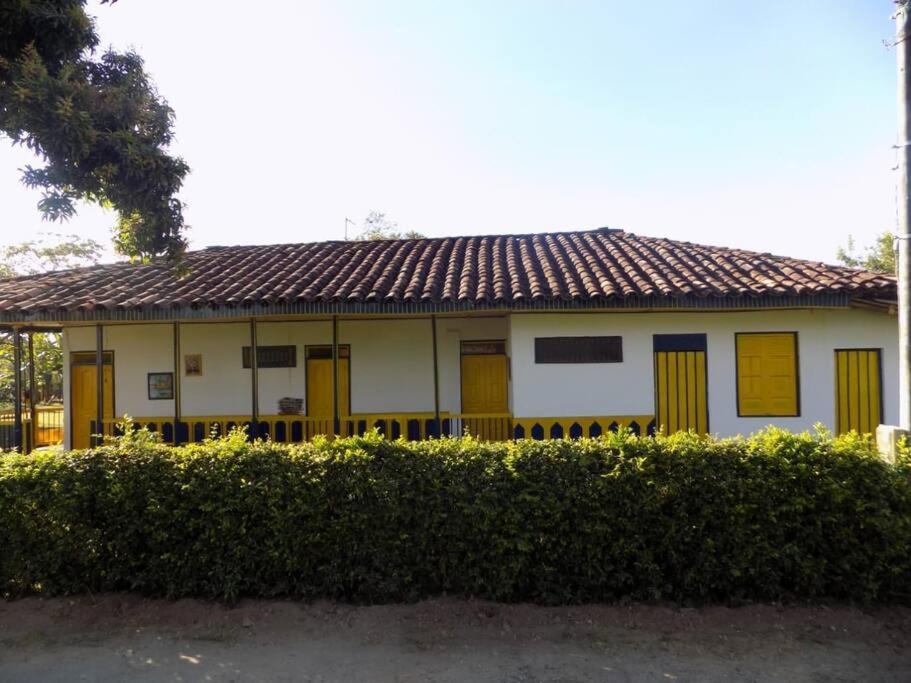 Casa Finca Villa Luz A 800 Mts Del Parque Del Cafe มอนเตเนโกร ภายนอก รูปภาพ