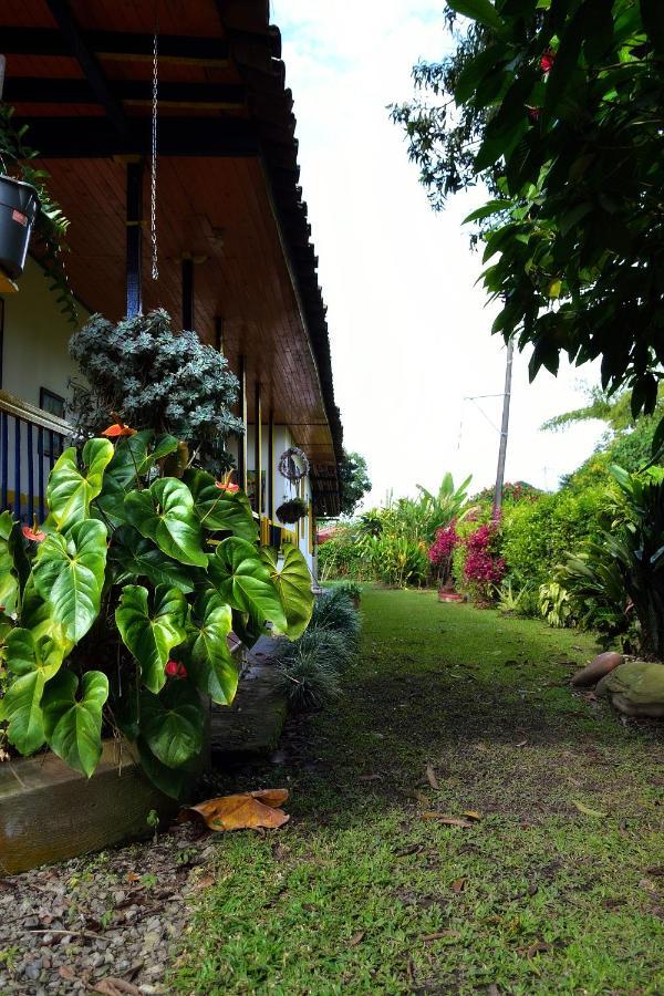 Casa Finca Villa Luz A 800 Mts Del Parque Del Cafe มอนเตเนโกร ภายนอก รูปภาพ