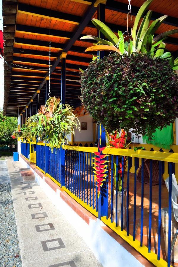 Casa Finca Villa Luz A 800 Mts Del Parque Del Cafe มอนเตเนโกร ภายนอก รูปภาพ